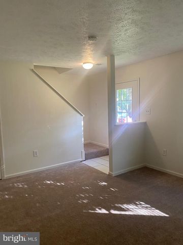 8637 CARTWRIGHT CT, Manassas Park, VA 20111