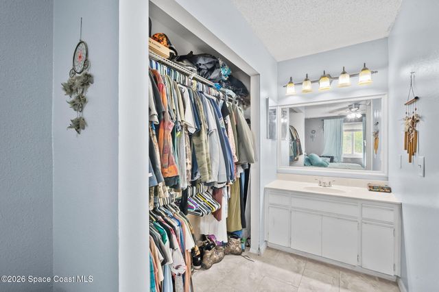 950 Barbados Avenue SE, Palm Bay, FL 32909