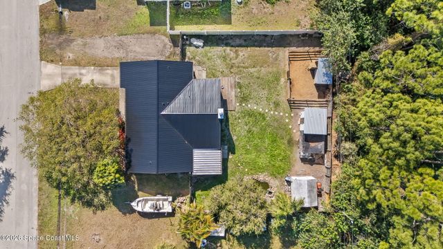 950 Barbados Avenue SE, Palm Bay, FL 32909