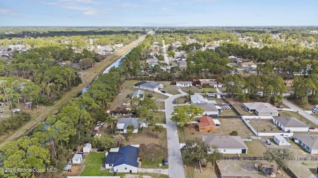 950 Barbados Avenue SE, Palm Bay, FL 32909