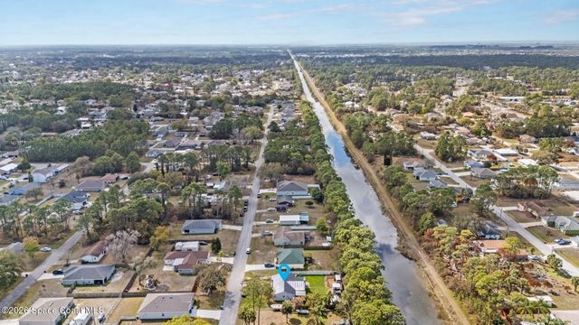 950 Barbados Avenue SE, Palm Bay, FL 32909