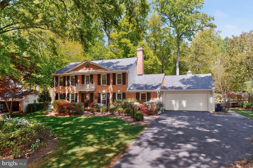 Image 1 of property listing at 5005 JASMINE DR, Rockville, MD 20853