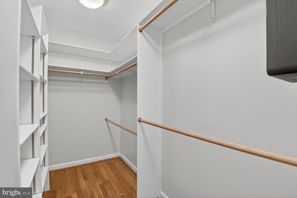 Image 19 of property listing at 5005 JASMINE DR, Rockville, MD 20853