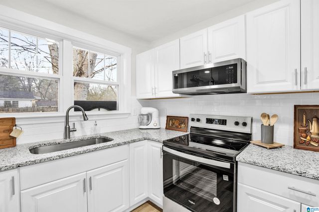 1917 SADLERTOWN ROAD, Bessemer, AL 35022