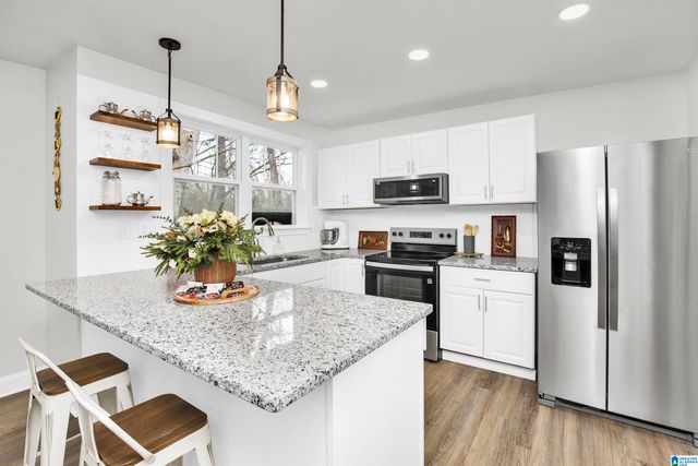 1917 SADLERTOWN ROAD, Bessemer, AL 35022