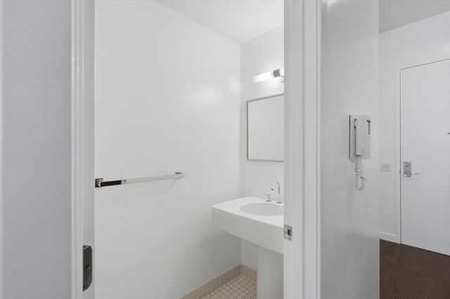 88 Kingston St 7C, Boston, MA 02111