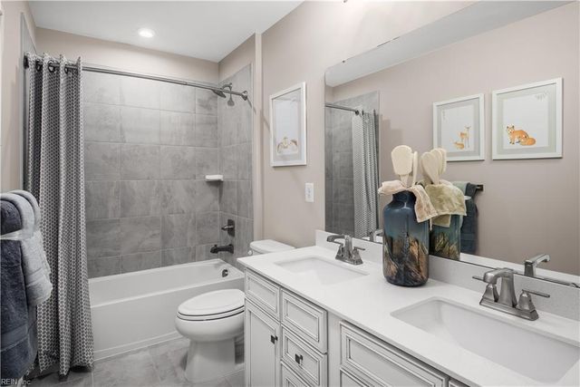 215 Leif ST, Moyock, NC 27958