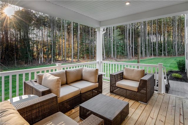 215 Leif ST, Moyock, NC 27958