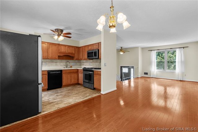 1402 Dove Drive, Jeffersonville, IN 47130