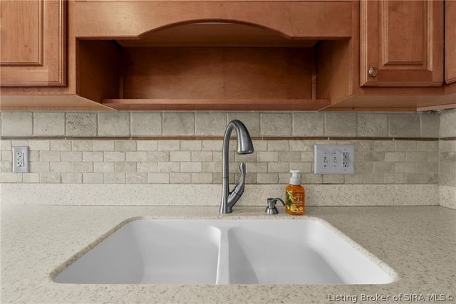 1402 Dove Drive, Jeffersonville, IN 47130