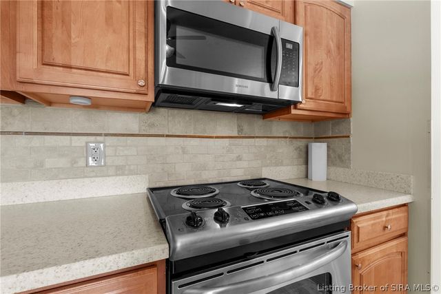 1402 Dove Drive, Jeffersonville, IN 47130