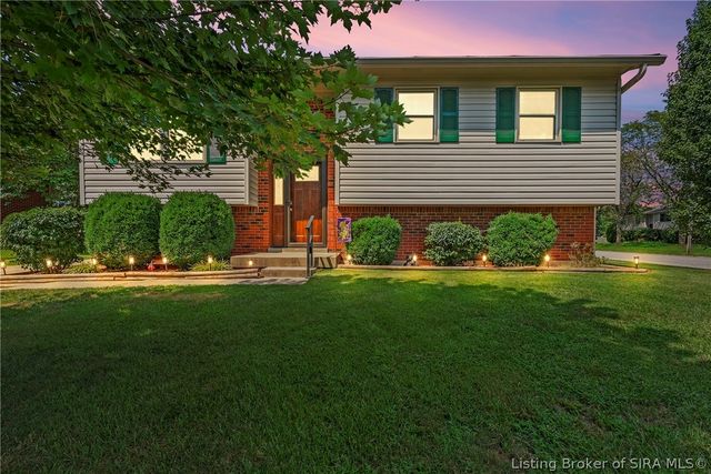 1402 Dove Drive, Jeffersonville, IN 47130