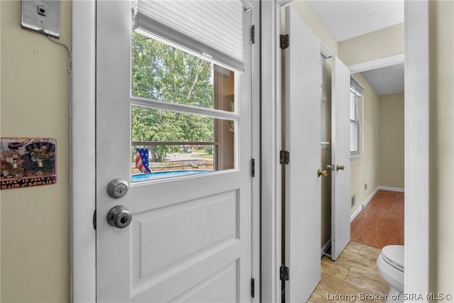 1402 Dove Drive, Jeffersonville, IN 47130