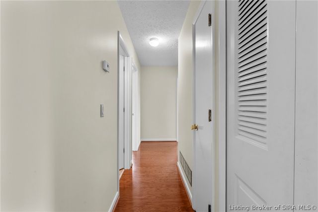 1402 Dove Drive, Jeffersonville, IN 47130