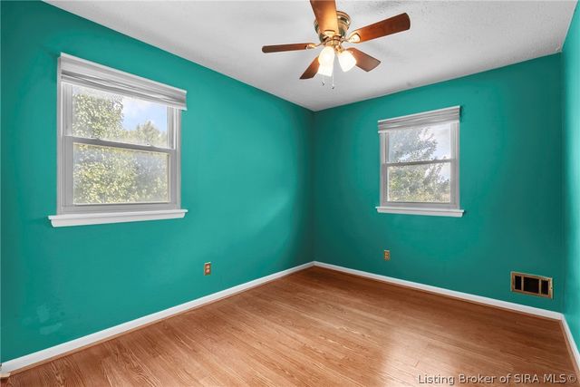 1402 Dove Drive, Jeffersonville, IN 47130