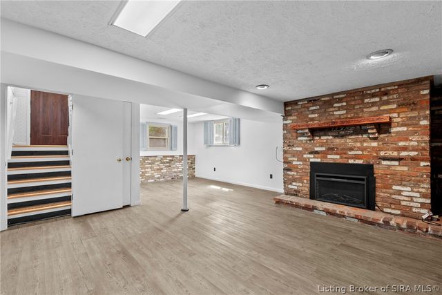 1402 Dove Drive, Jeffersonville, IN 47130