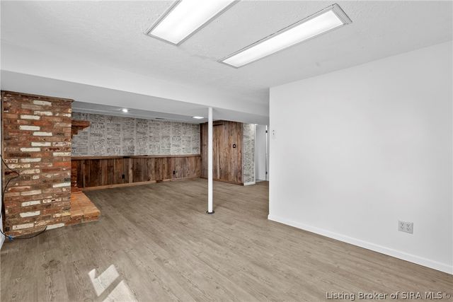 1402 Dove Drive, Jeffersonville, IN 47130
