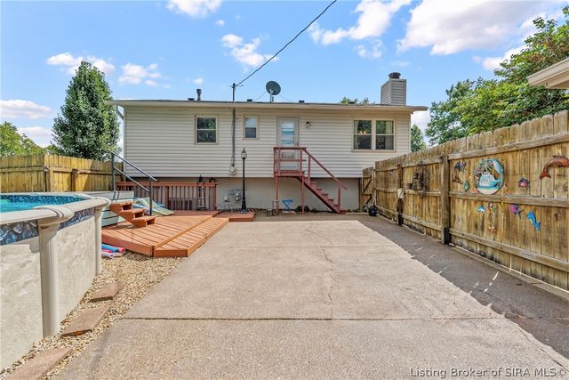 1402 Dove Drive, Jeffersonville, IN 47130