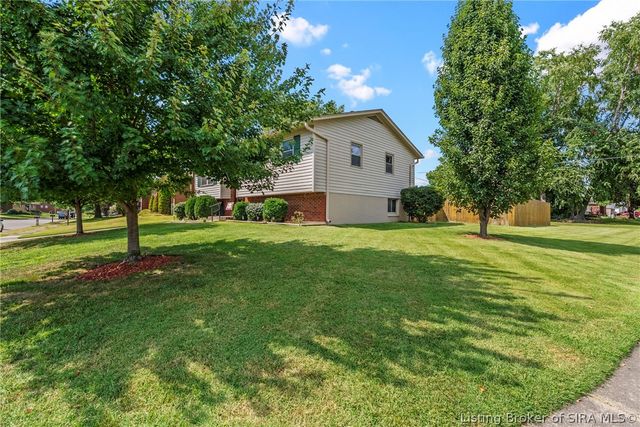 1402 Dove Drive, Jeffersonville, IN 47130