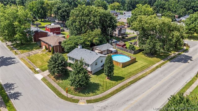 1402 Dove Drive, Jeffersonville, IN 47130