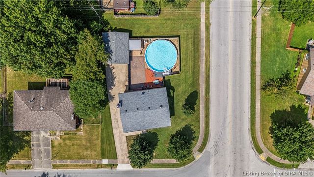 1402 Dove Drive, Jeffersonville, IN 47130
