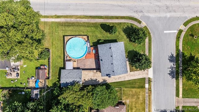 1402 Dove Drive, Jeffersonville, IN 47130
