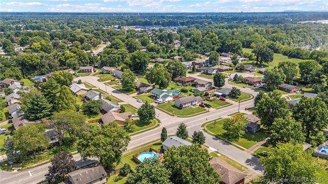 1402 Dove Drive, Jeffersonville, IN 47130
