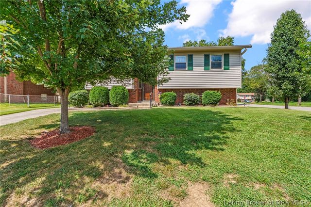 1402 Dove Drive, Jeffersonville, IN 47130