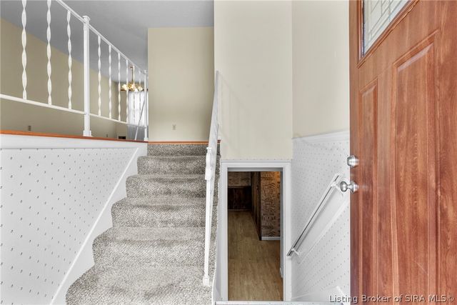 1402 Dove Drive, Jeffersonville, IN 47130