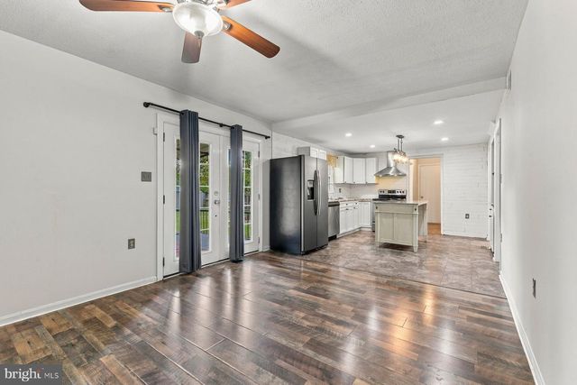 123 NIGHTINGALE AVE, Stephens City, VA 22655