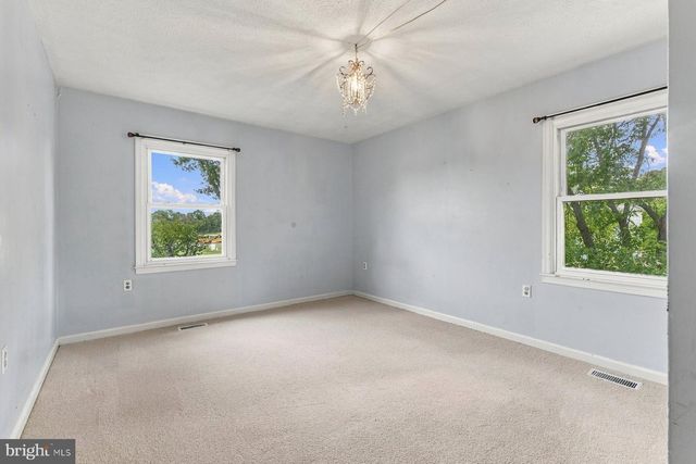 123 NIGHTINGALE AVE, Stephens City, VA 22655