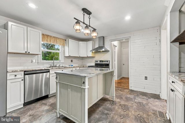 123 NIGHTINGALE AVE, Stephens City, VA 22655