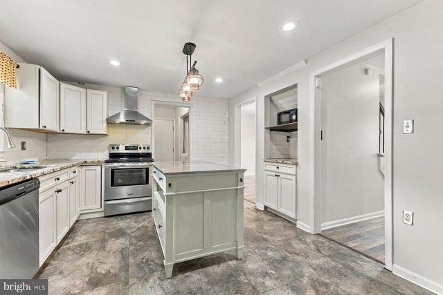 123 NIGHTINGALE AVE, Stephens City, VA 22655