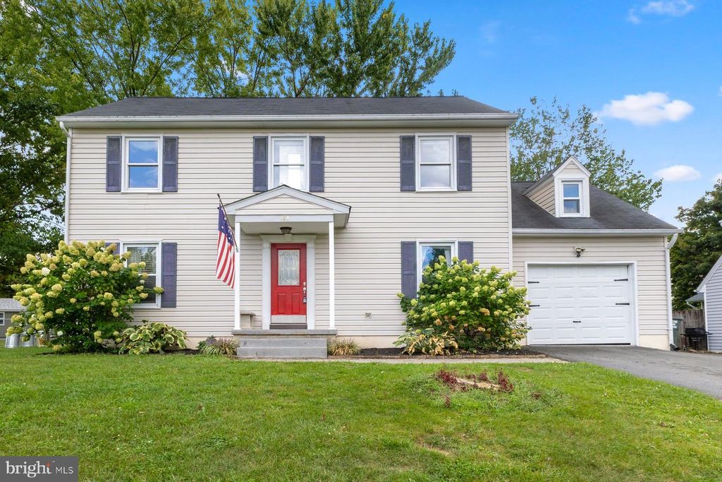 123 NIGHTINGALE AVE, Stephens City, VA 22655