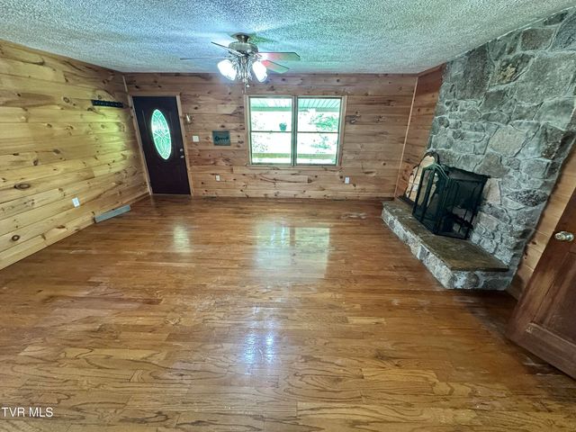 5576 Mendota Road, Mendota, VA 24270