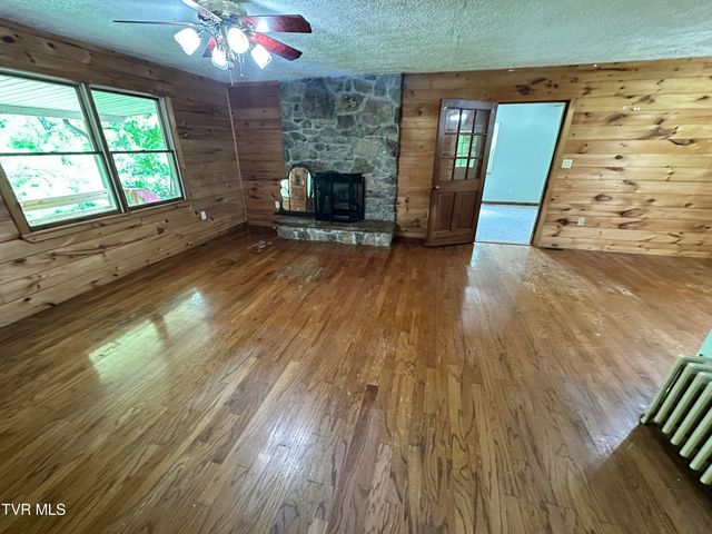 5576 Mendota Road, Mendota, VA 24270