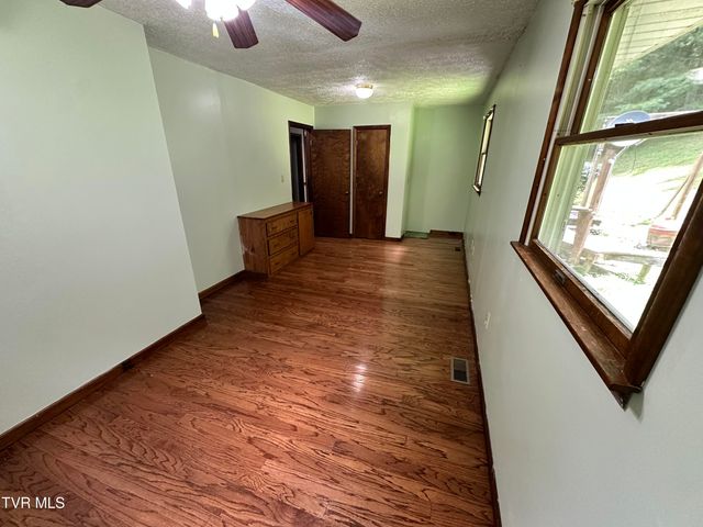 5576 Mendota Road, Mendota, VA 24270