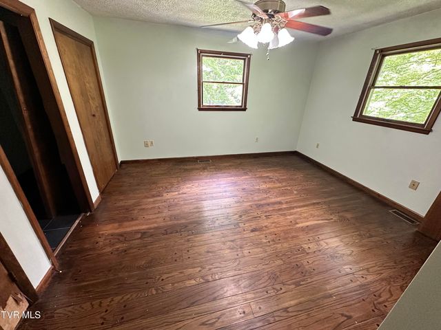 5576 Mendota Road, Mendota, VA 24270