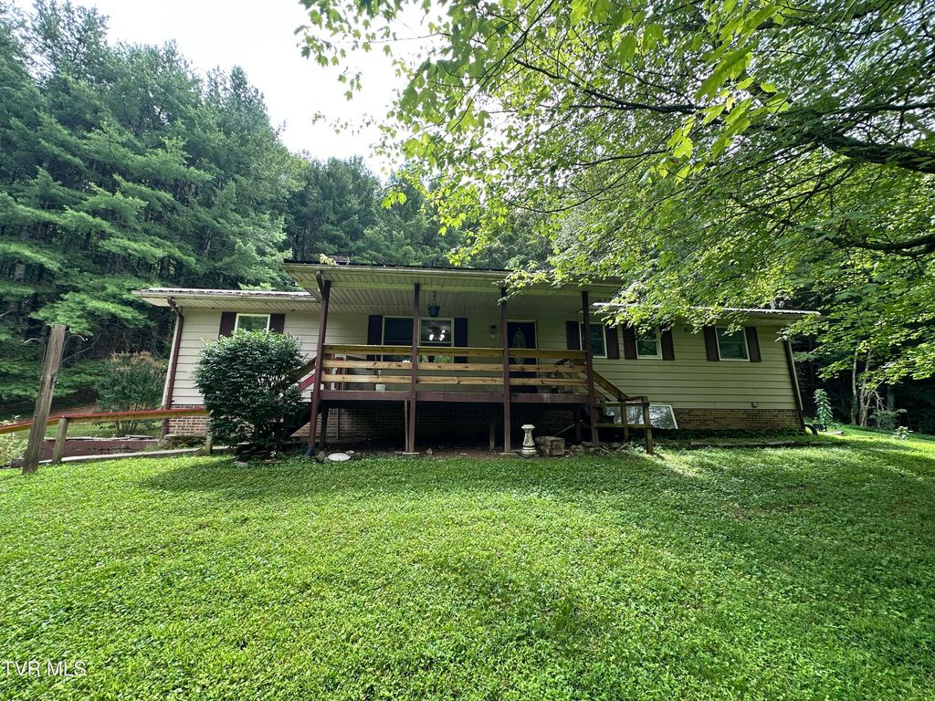5576 Mendota Road, Mendota, VA 24270
