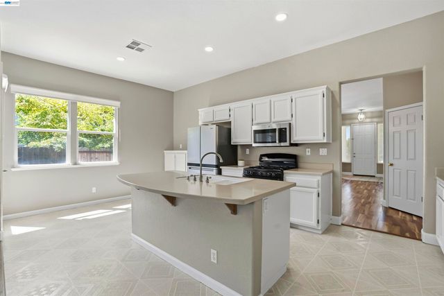 1016 Carpinteria, Antioch, CA 94509
