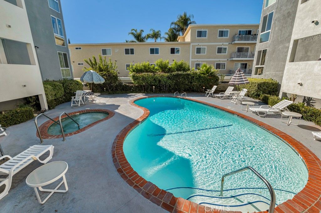 5454 Zelzah Avenue 204, Encino, CA 91316 — exterior