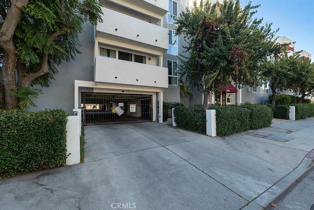 5454 Zelzah Avenue 204, Encino, CA 91316 — photo 4
