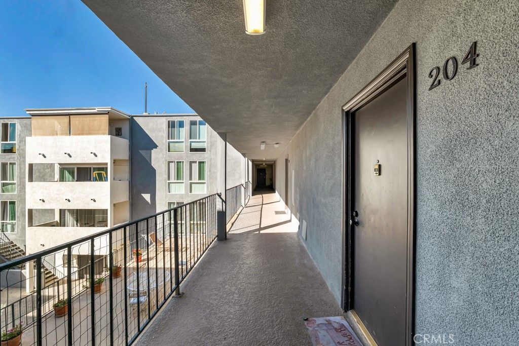5454 Zelzah Avenue 204, Encino, CA 91316 — photo 5