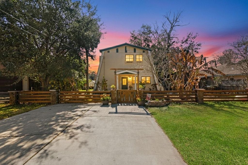 Image 1 of property listing at 6271 COLONY CIRCLE, Weeki Wachee, FL 34607