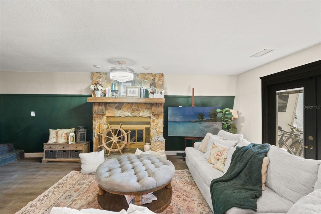 Image 12 of property listing at 6271 COLONY CIRCLE, Weeki Wachee, FL 34607