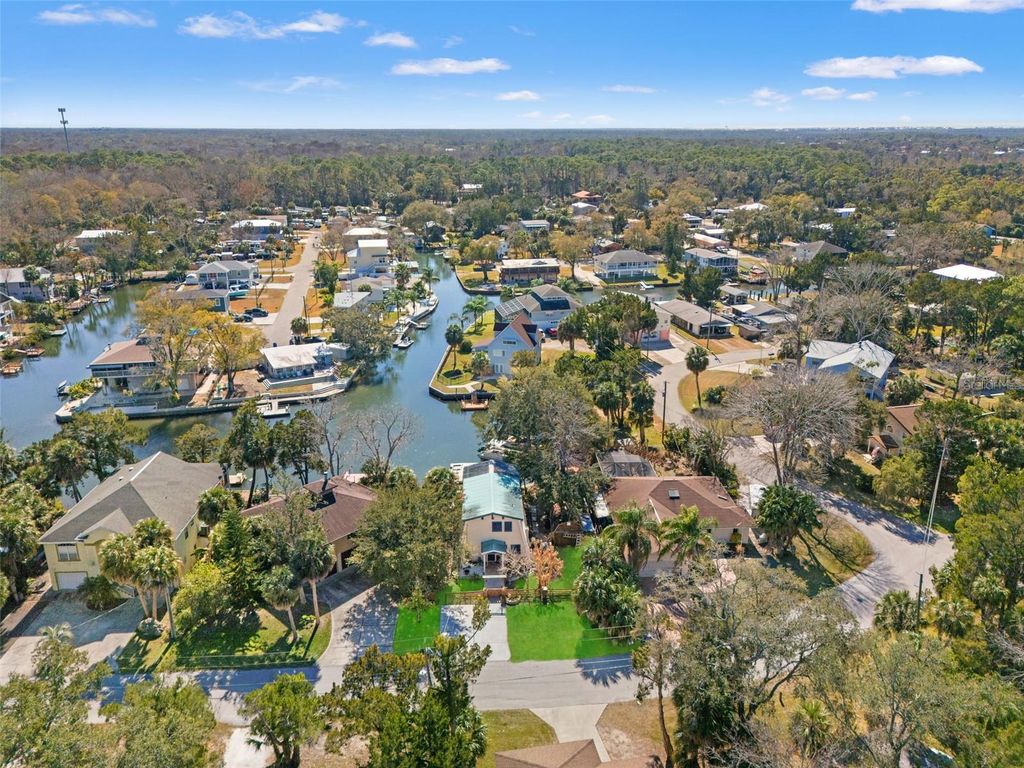 Image 56 of property listing at 6271 COLONY CIRCLE, Weeki Wachee, FL 34607