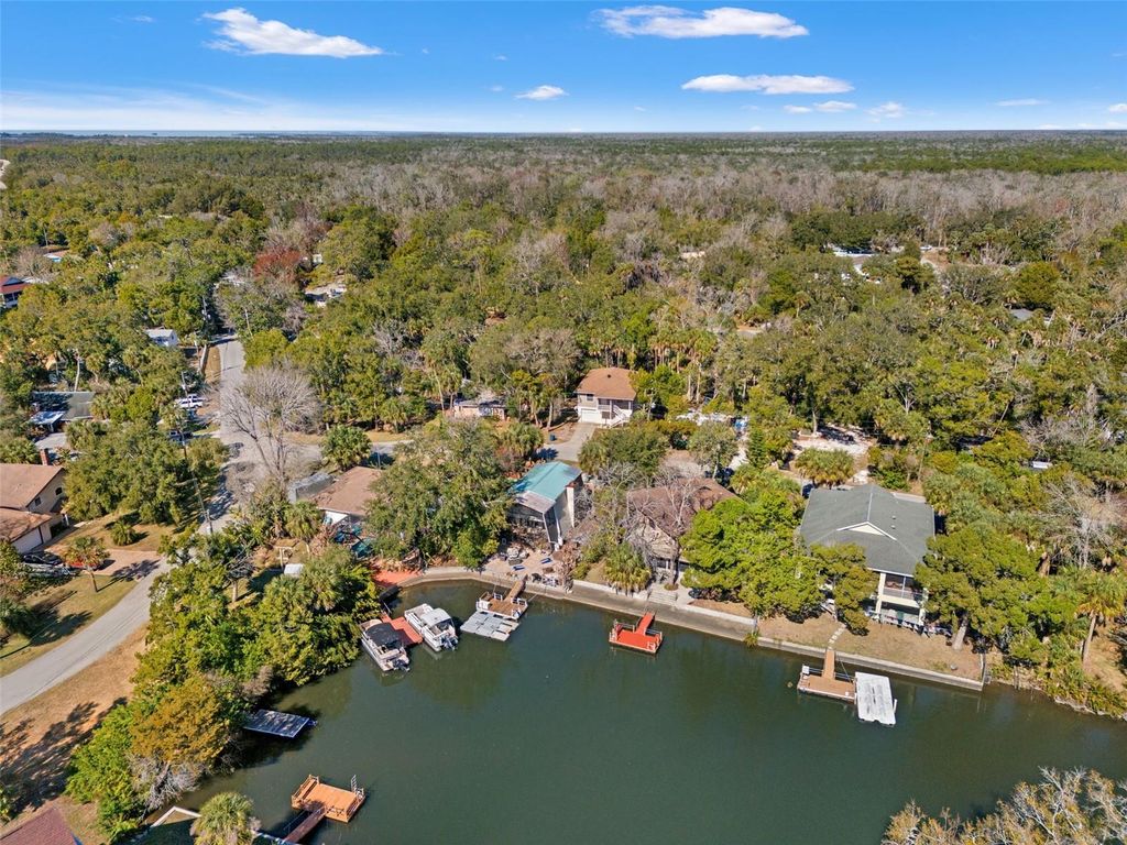 Image 58 of property listing at 6271 COLONY CIRCLE, Weeki Wachee, FL 34607