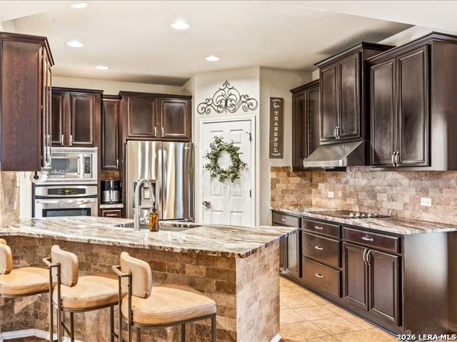 5527 Cross Pond, San Antonio, TX 78249