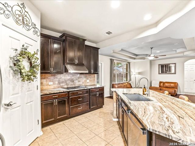 5527 Cross Pond, San Antonio, TX 78249