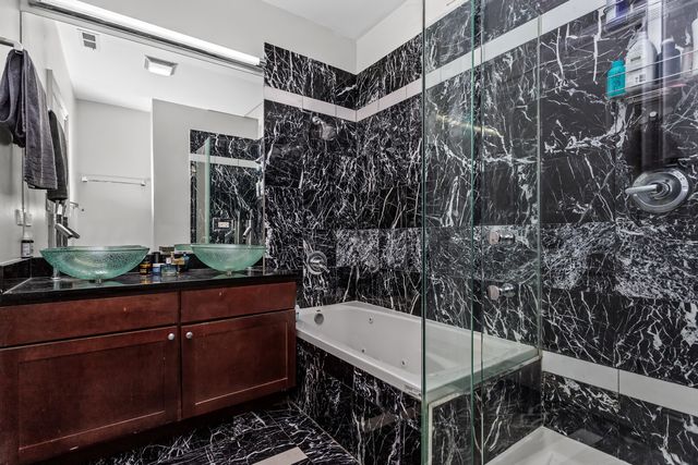 4548 S INDIANA Avenue 1S, Chicago, IL 60653